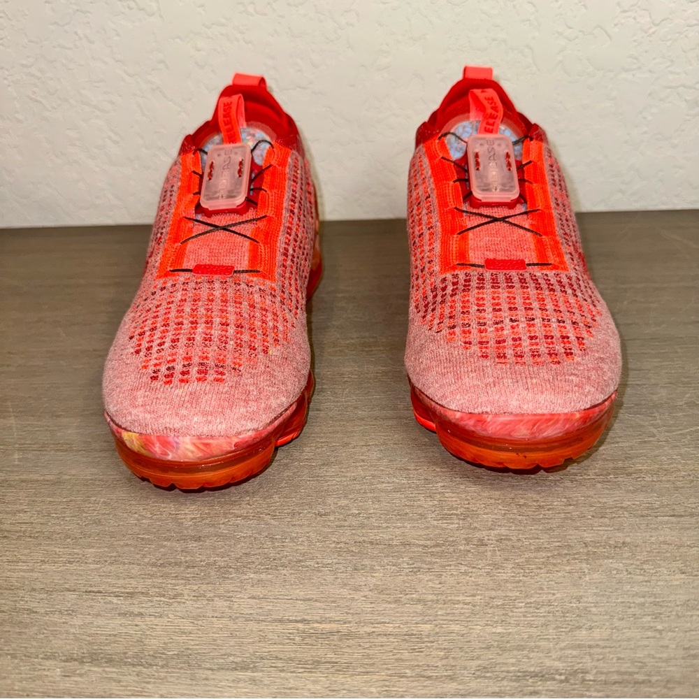 Nike Men’s Air VaporMax 2020 Flyknit, Team Red/Flash Crimson/Gym Red, Size 10.5 - Picture 3 of 13